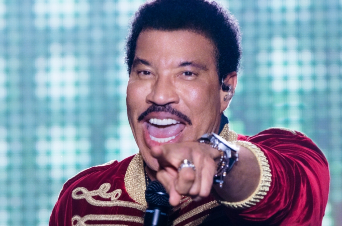 Lionel Richie & Earth, Wind and Fire at Centre Bell